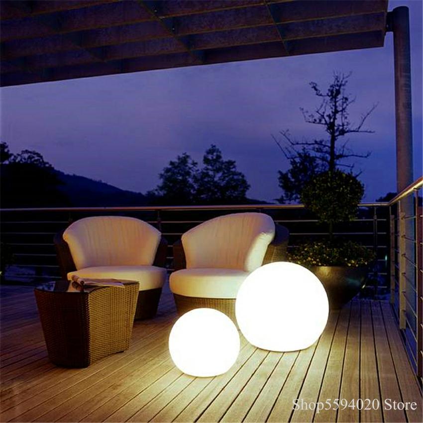 Floor Lamp Tripod - Lampade da terra moderne a sfera