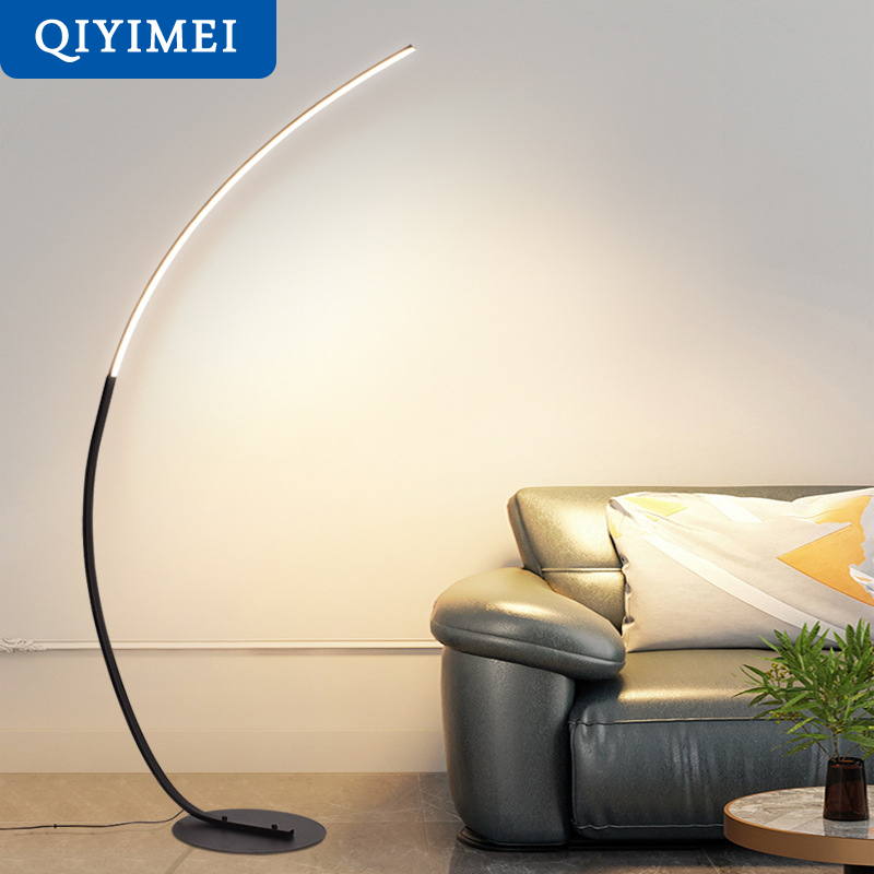 Floor Lamp Tripod - Lampade da terra a LED nordiche