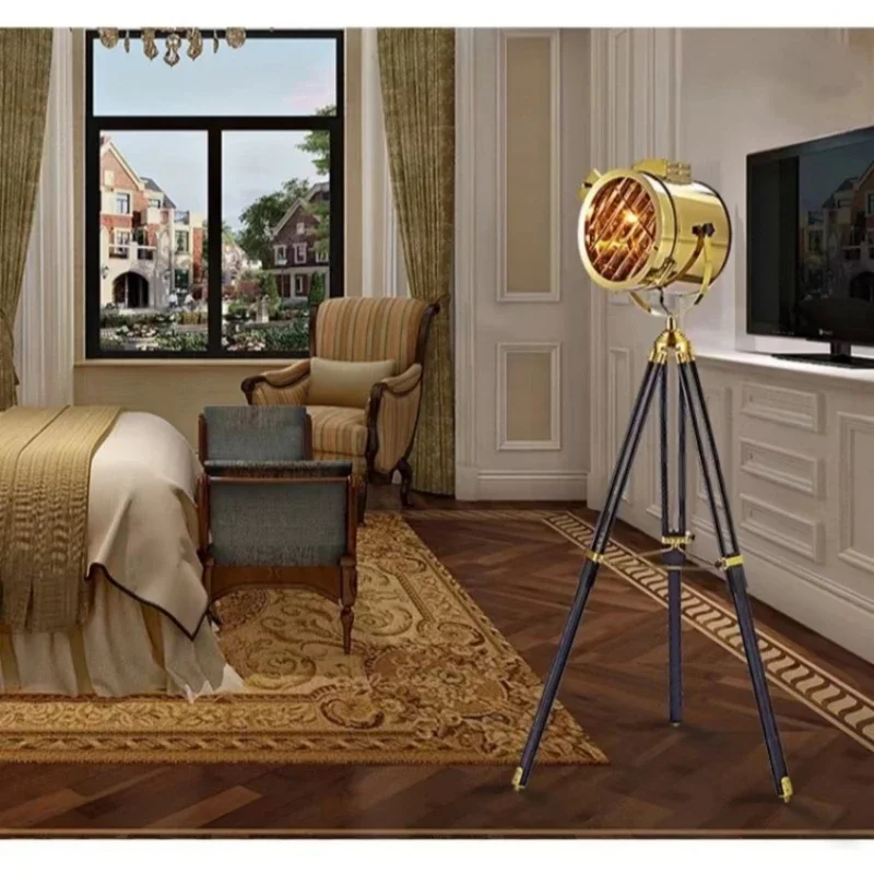 Lampada da terra in acciaio in - Floor Lamp Tripod recensione e prezzo