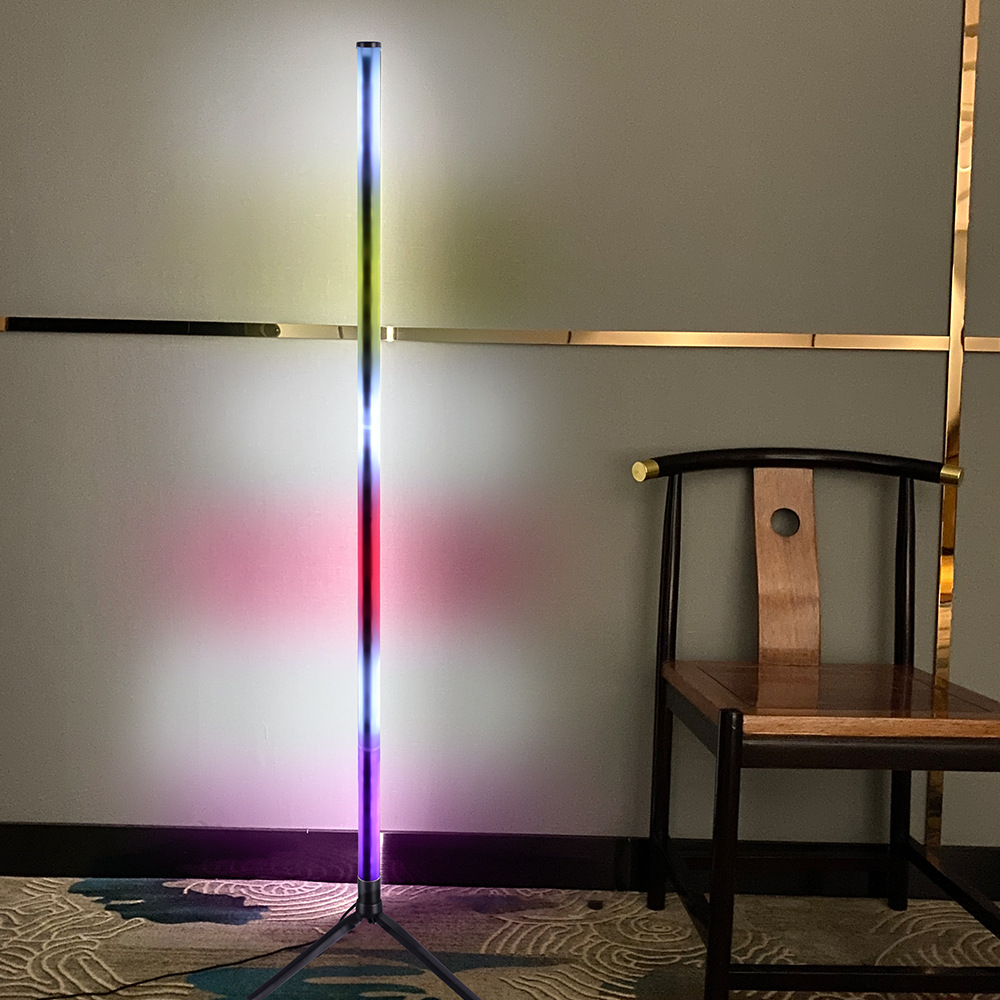 Lampada da terra a LED RGB Con - Floor Lamp Tripod recensione e prezzo