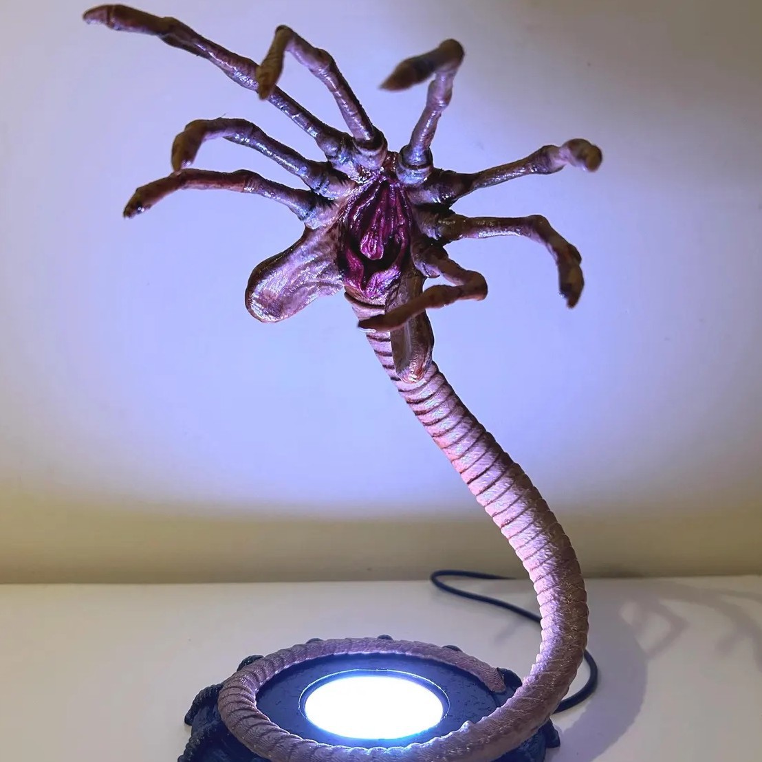 Lampada Notturna Alien Facehug - Lighting Decor Items recensione e prezzo