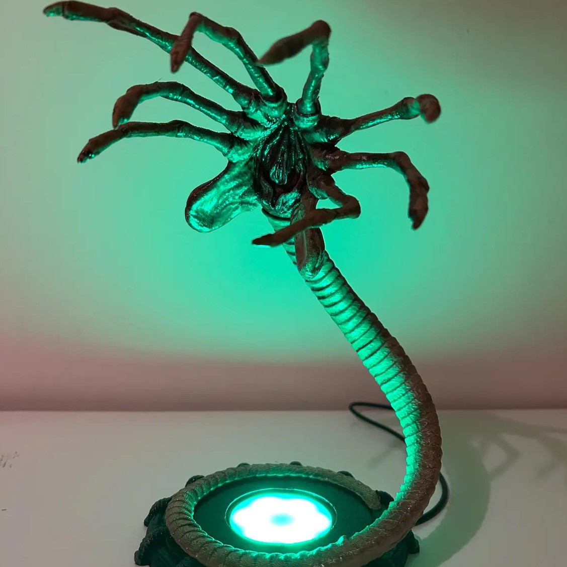 Lampada Notturna Alien Facehug - Lighting Decor Items recensione e prezzo