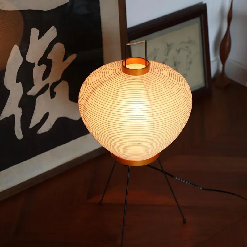 Lampada da terra giapponese Ak - Floor Lamp Tripod recensione e prezzo
