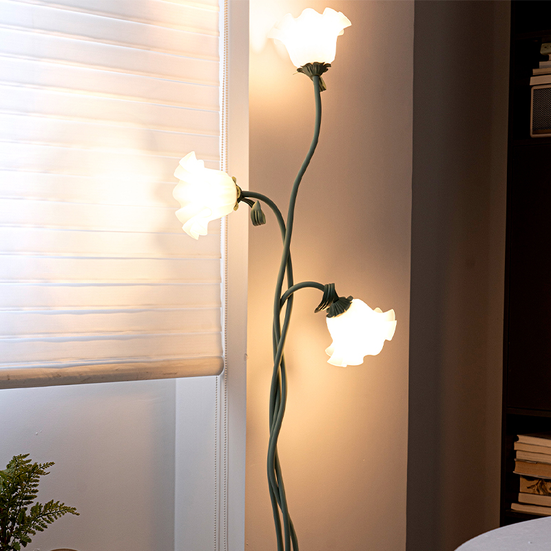 Lampada da terra a fiori, E26  - Floor Lamp Tripod recensione e prezzo